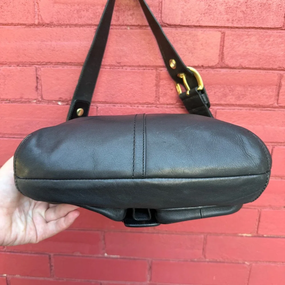 Vintage Y2K Coach Black Leather Soho Flap Shoulder Bag Brass Buckle Preppy